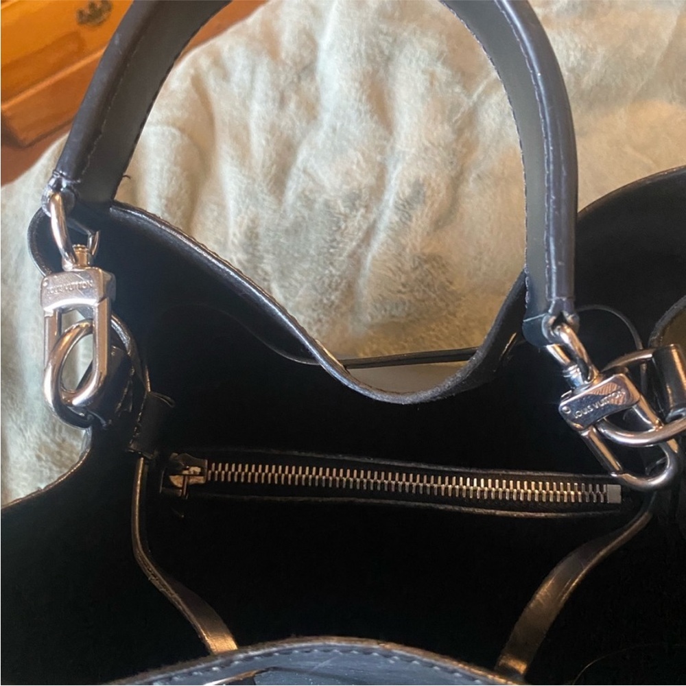 Louis Vuitton epi Noe bucket noir no strap just the top handle final sale - Picture 8 of 15